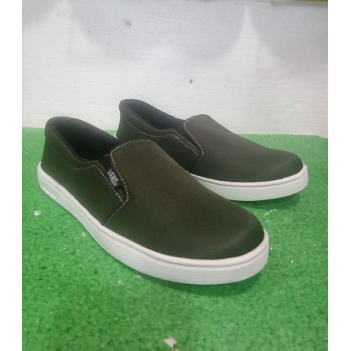 Sepatu slip on pria tanpa tali sepatu slop pria santai sepatu casual slip on cowok
