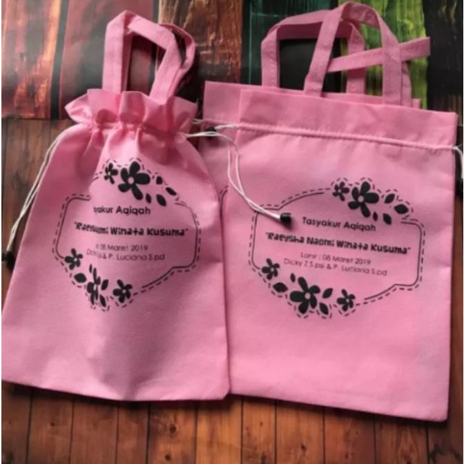 

Tas Souvenir Serut