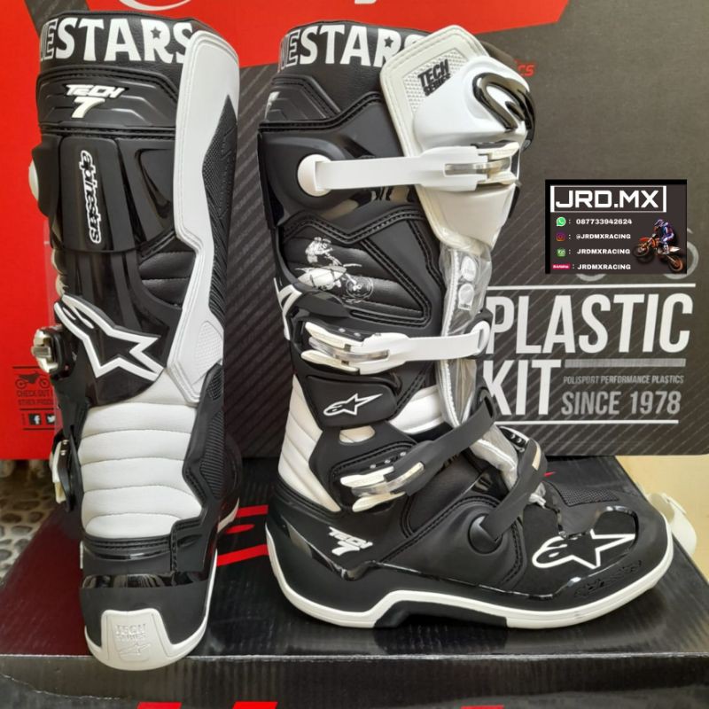 ALPINESTARS TECH 7 BLACK WHITE LIMITED EDITION