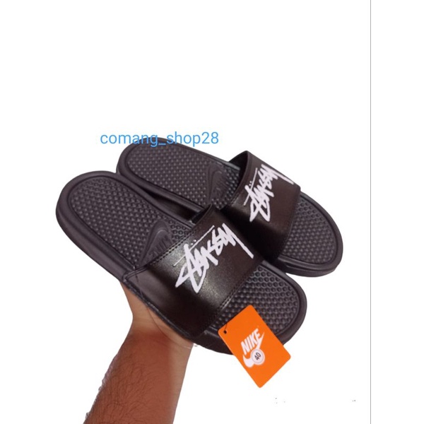 Sandal Sendal Slop Selop Slip On Slide Pria Wanita Cowok Cewek Laki Laki Casual Kekinian Murah NK Stussy Hitam Lis Putih