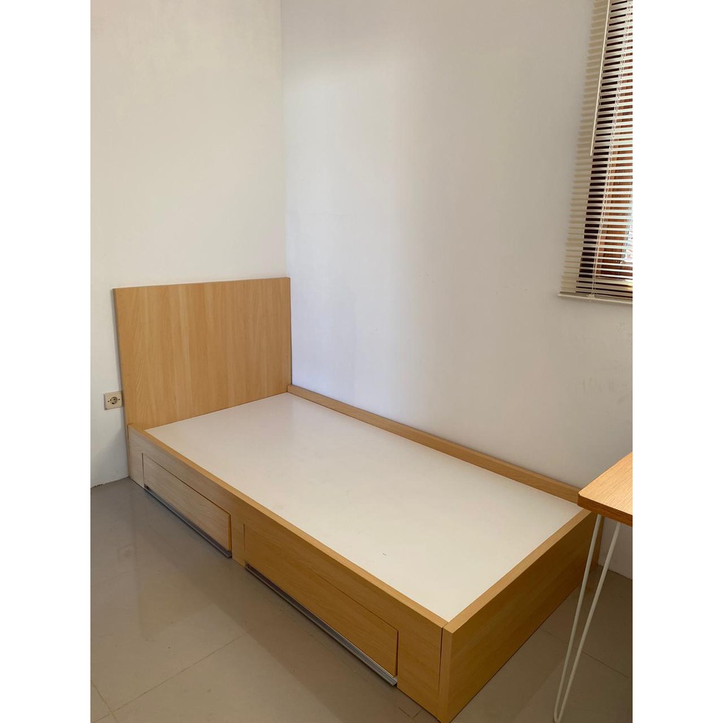Dipan custom Tempat tidur custom Laci kanan 100 x Dipan custom Tempat tidur custom Laci kanan 100 x