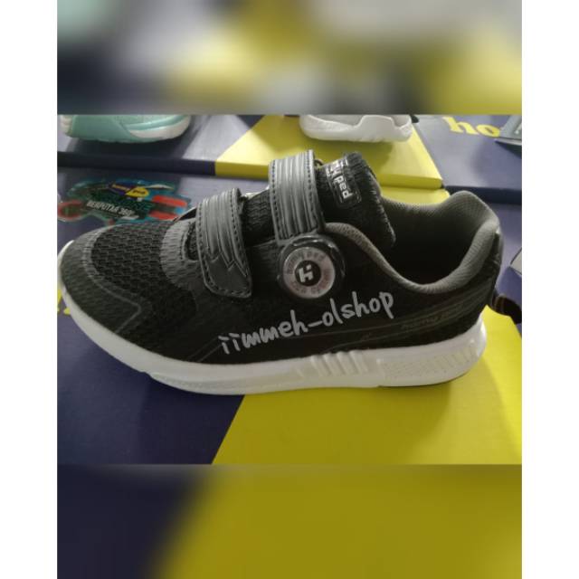 Sepatu sekolah homyped