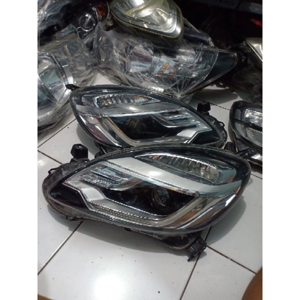 headlamp lampu depan honda mobilio rs  brio rs 2014 2016 2017