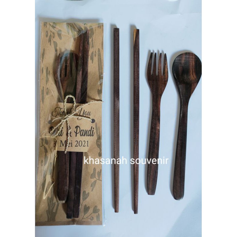 souvenir set alat makan kayu souvenir set sendok garpu sumpit kayu