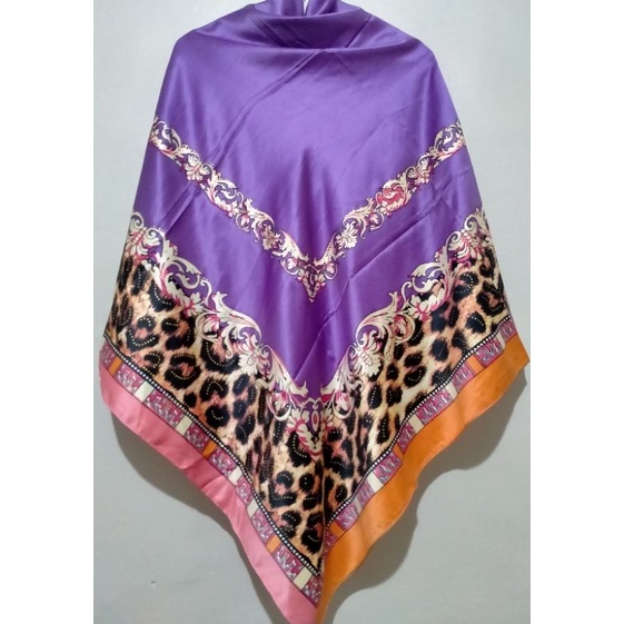 Jilbab Segiempat Motif Cantik "ARABIA SCARF ORIGINAL" (Ungu)