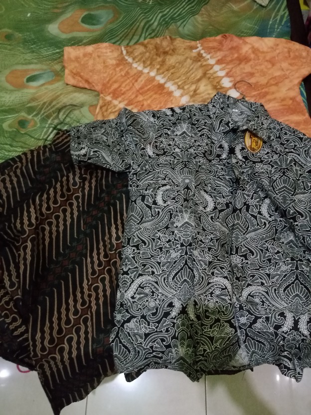 Kemeja Batik Motif Madu Panjang