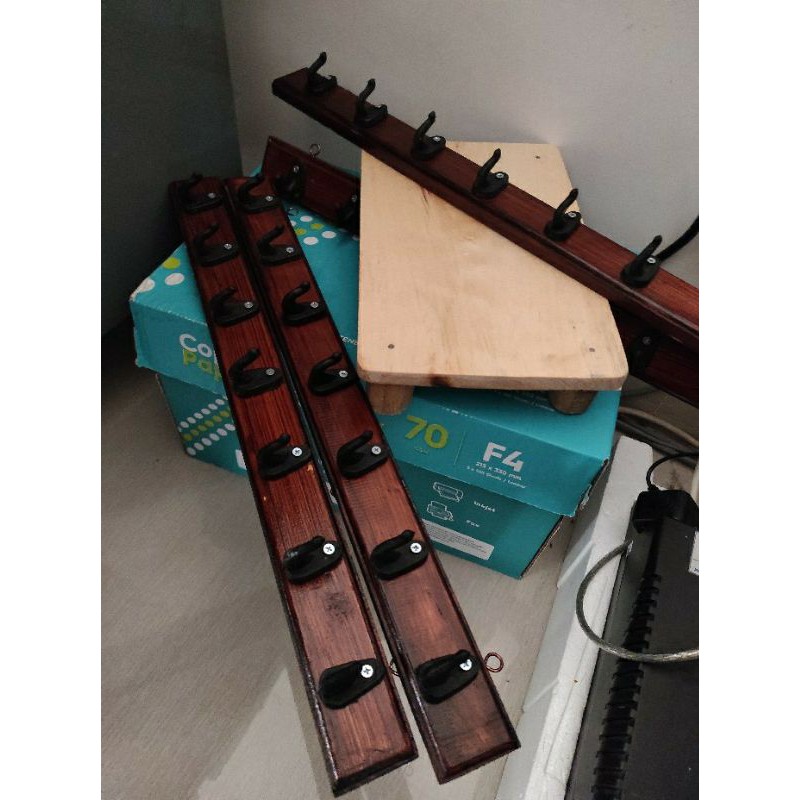 kastok hitam kayu jati/gantungan baju celana 6 pin/kastok oroginanl hitam/gantungan pakaian 6 kait
