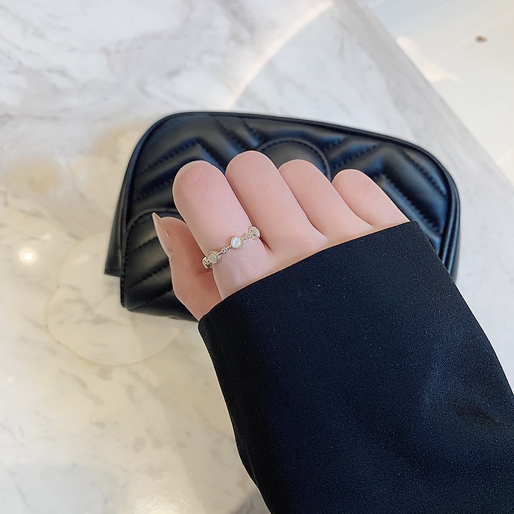 Cincin Jari Telunjuk Bentuk Lingkaran Opal Aksen Berlian Imitasi Gaya Korea Selatan