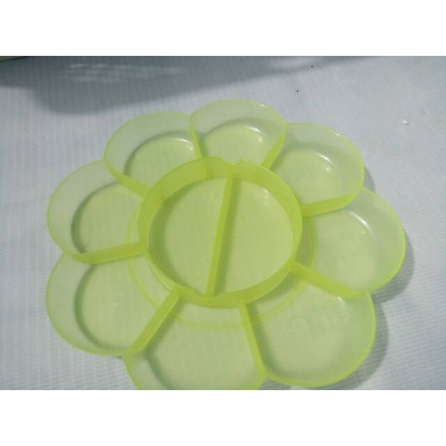 

Palet atau wadah cat lukis