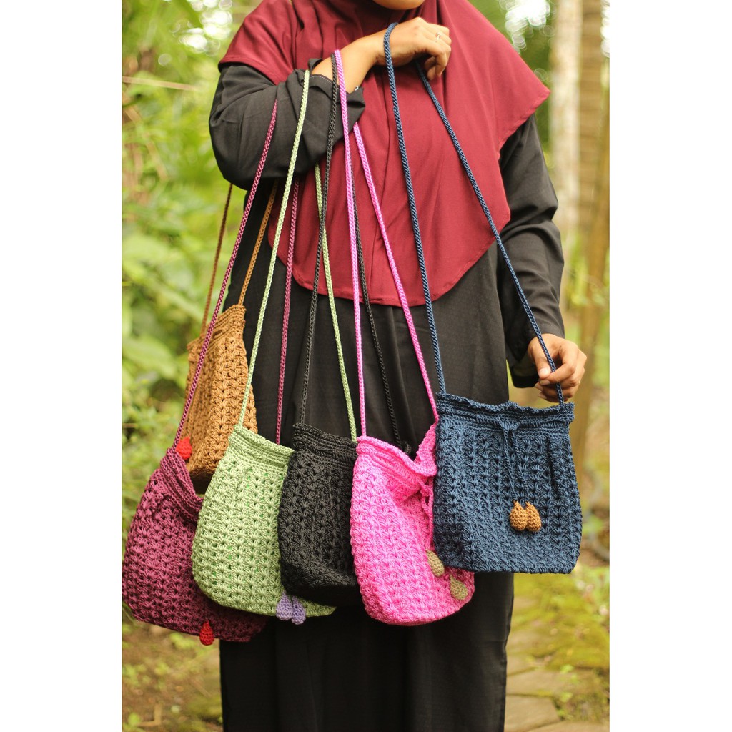 Tas rajut sling serut mini