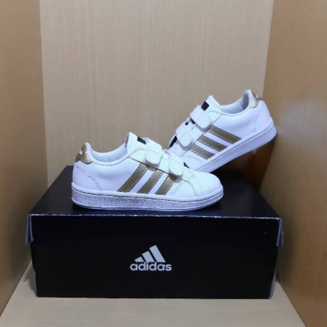ADIDAS NEO
PUTIH GOLD