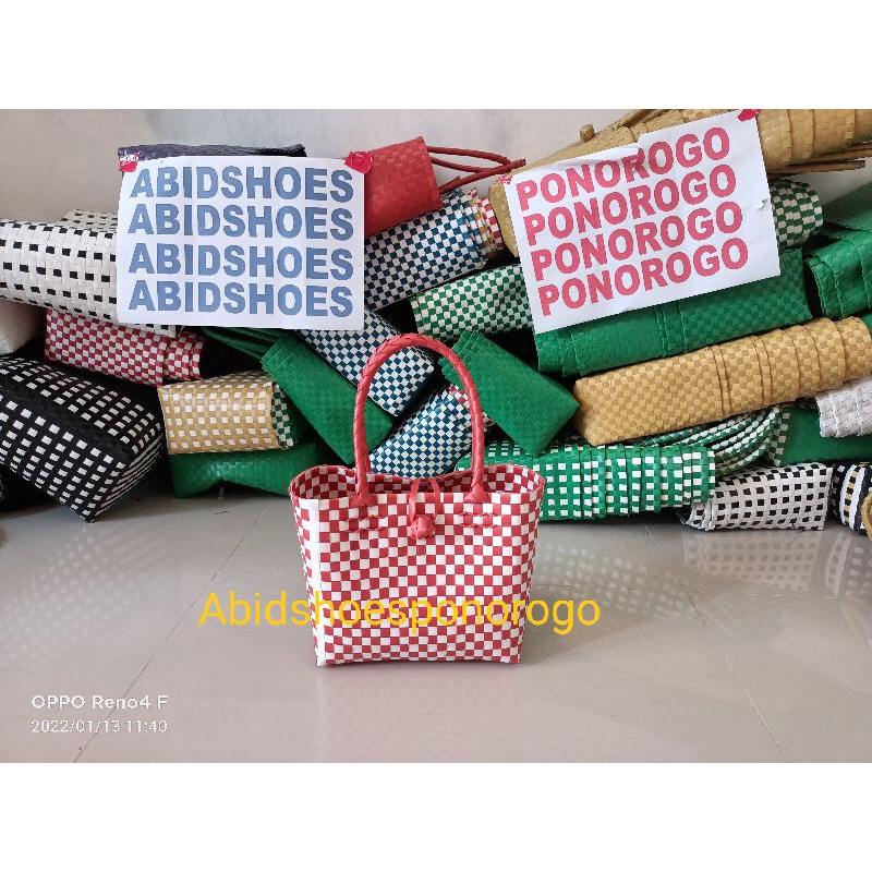 Ready tas souvenir anyaman plastik kaca 9x20 random