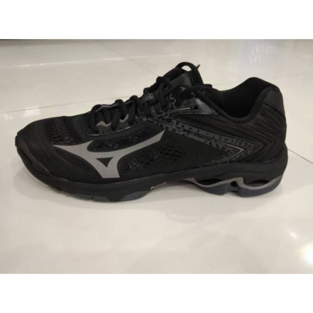 Mizuno Wlz 5 low hitam silver