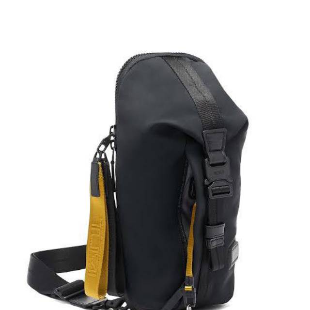 tumi tahoe sling