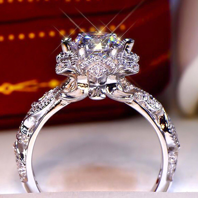 Cincin Pertunangan Safir Putih 0.8 Karat Mewah Bergaya Wanita