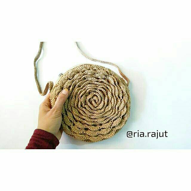 Tas rajut mawar