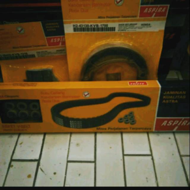 V-belt set roller paket / V Belt/ V-Belt set for beat karbuarator/beat lama/Scoopy karbu/Spacy karbu dan paket kampas rem depan dan belakang Aspira