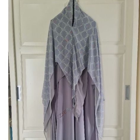 preloved khimarnya saja berkha grey limited ori sisesa (khimar saja)