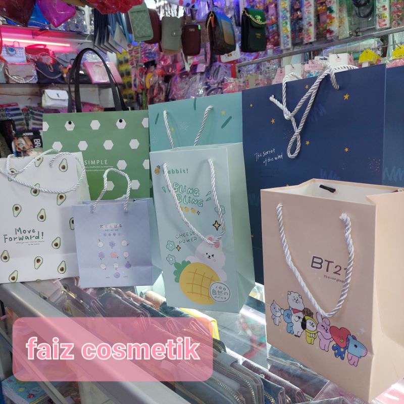 

paper bag bahan yg bagus dan corak yg elegain / Tas kecil mini souvenir kado makanan kue