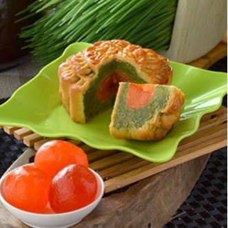 

S11 - Moon cake halal ( kue bulan Wang Lai) pandan telur isi 4 pcs
