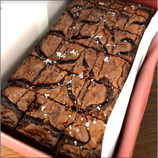 

Brownies Seasalt Ovomaltine Brownies panggang coklat Ovomaltine garam laut Chewy Brownies Premium