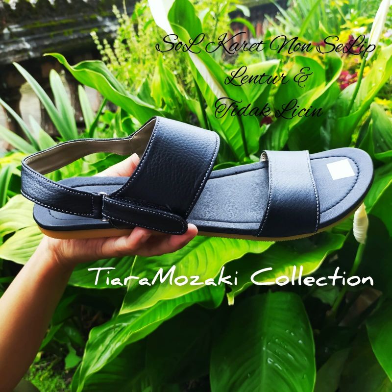 Sandal Wanita Tali Slop Silang Flat Anti Licin