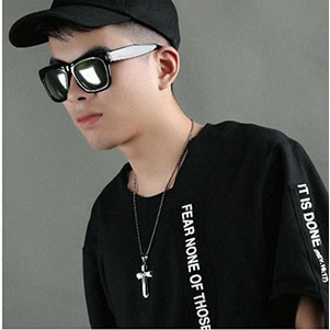 Kalung Salib Pria Warna Kombinasi Hitam Emas Stainless Steel