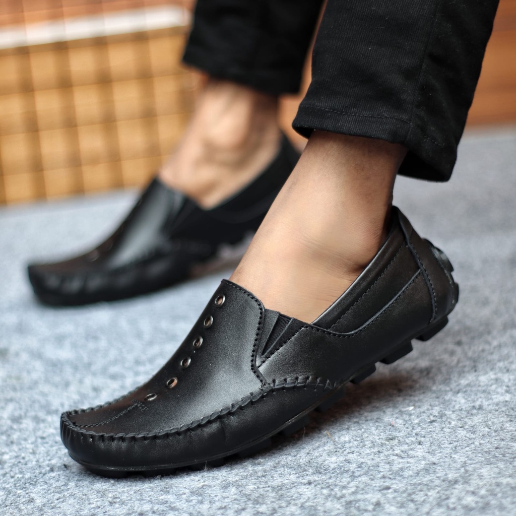 MOLK Sepatu Kasual Slip On Pria Kulit Asli Trendy Kekinian Pantofel Kerja Kantor Murah Anti Slip