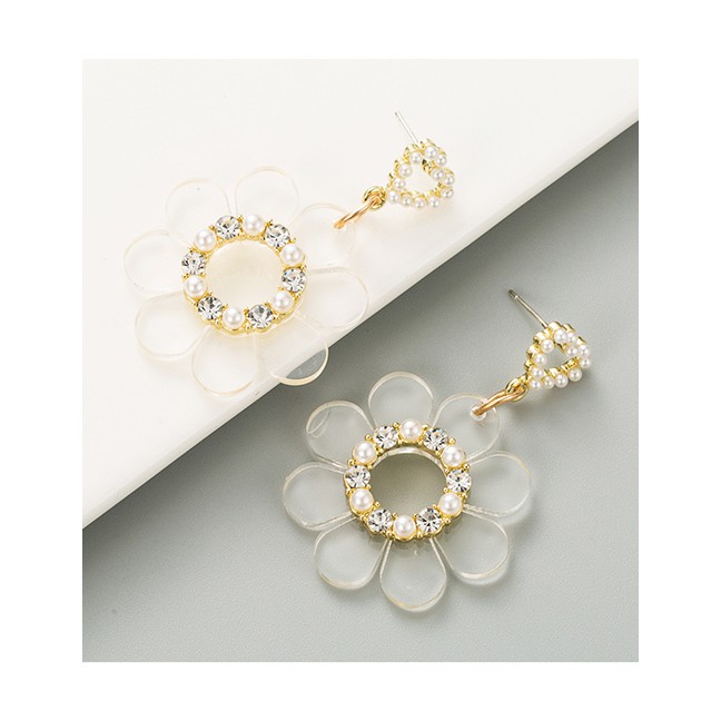 LRC Anting Tusuk Fashion Transparent White Transparent Flower Pearl Earrings With Diamonds P59679