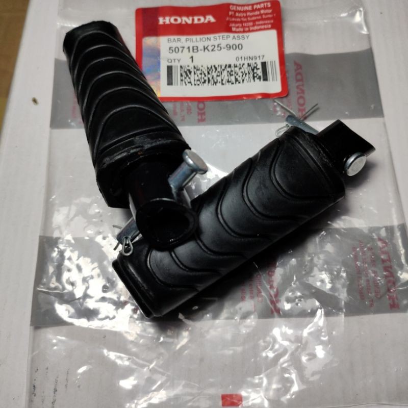 FOOSTEP PIJAKAN KAKI BELAKANG HONDA BEAT FI BEAT STREET REVO ABSOLUTE BLADE VARIO 125 VARIO 150