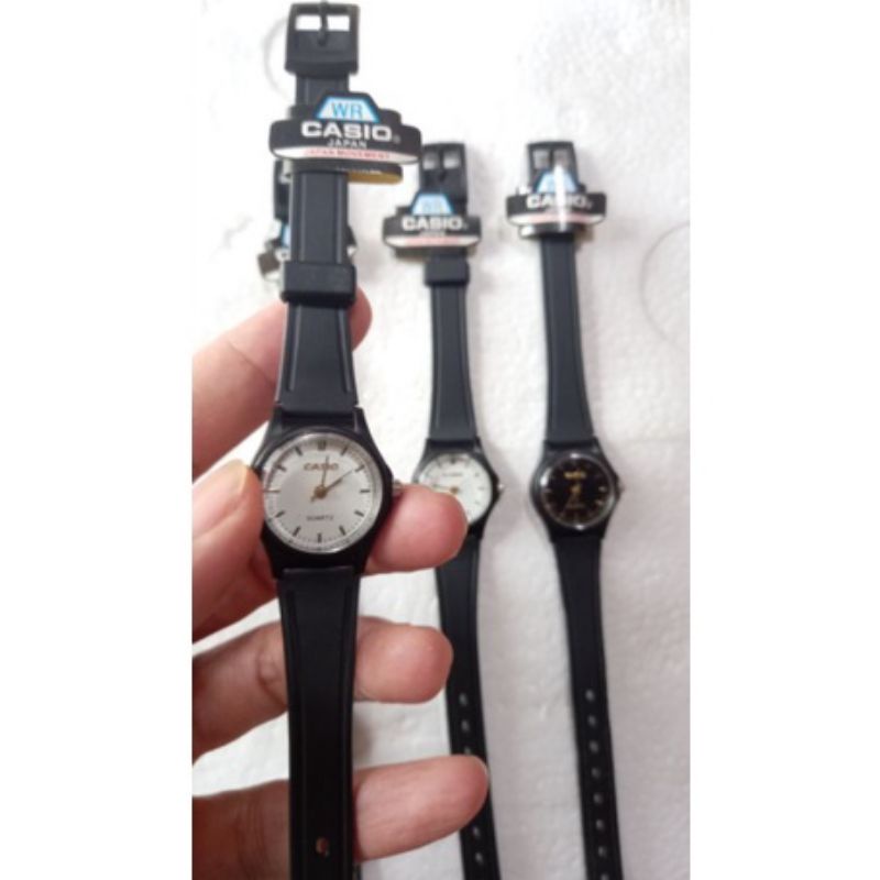 Jam Tangan Wanita Diameter Mini/jam wanita ukuran kecil-Putih. casio.