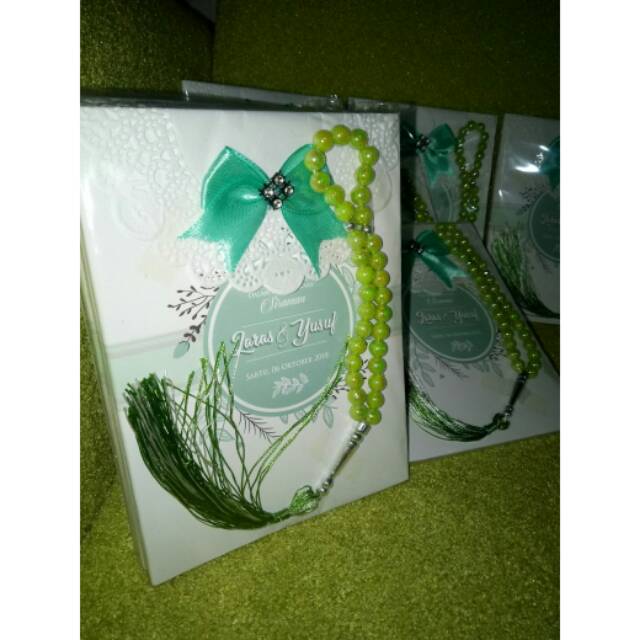 Buku yasin dengan tasbih