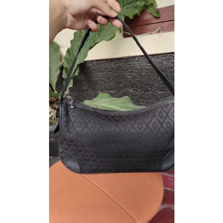 preloved tomboy wiz shoulder bag hitam canvas mix kulit asli