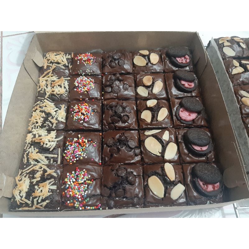 

brownies fudgy sekat loyang (20x20cm)