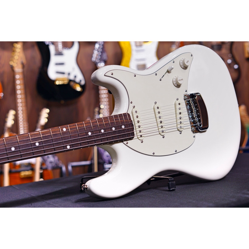 Ernie Ball Music Man Cutlass RS - Ivory White G97460