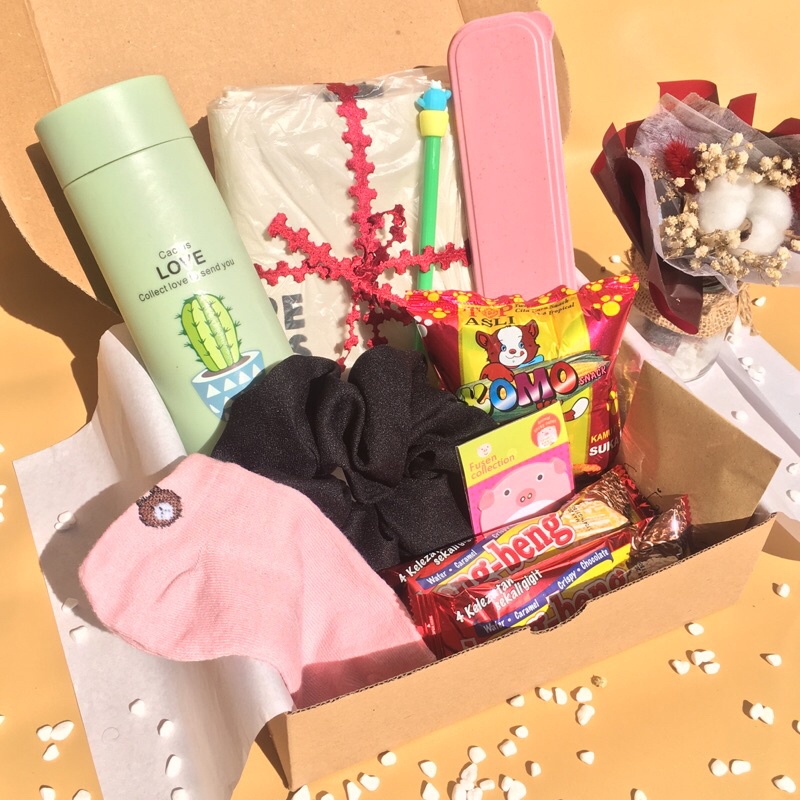 

GIFTBOX - BACK TO CAMPUS - BIRTHDAY BOX - BIRTHDAY GIFT - HADIAH WISUDA - HADIAH ULANGTAHUN - Foto Akrilik