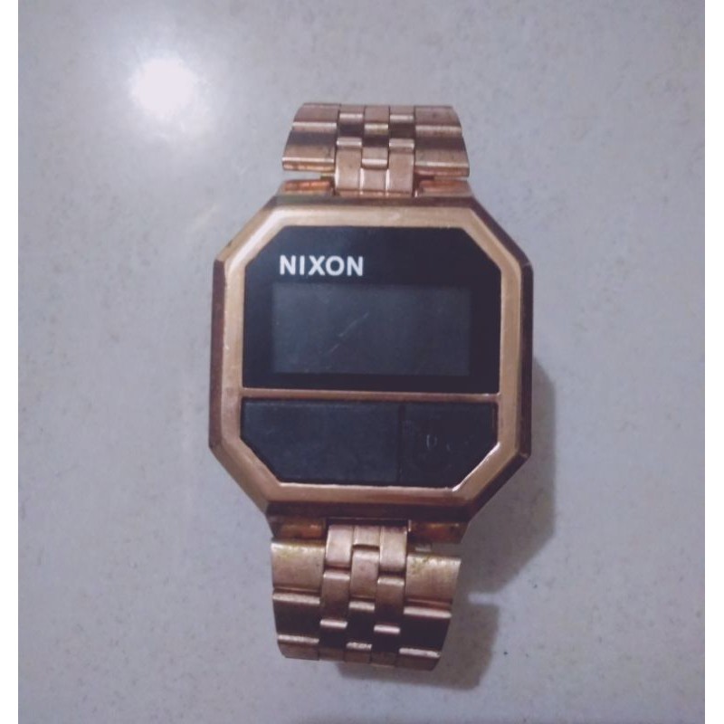 NIXON GOLD