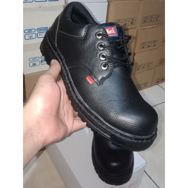 sepatu sefty pria savety bertali ujung besi keselamatan kerja sepatu sefty kitchen