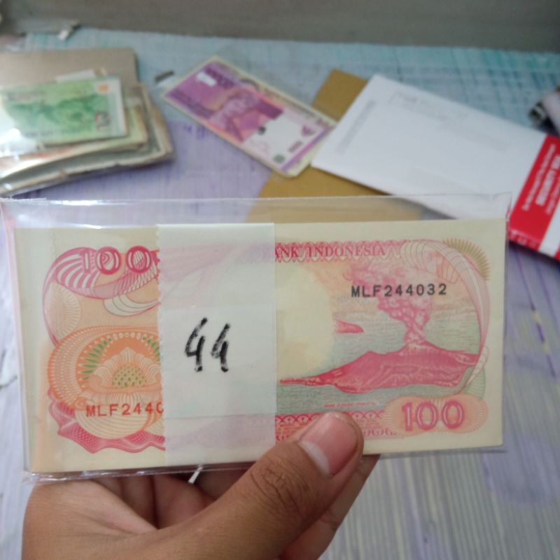 4c) uang kuno 100 rupiah pinisi uang perahu pinisi