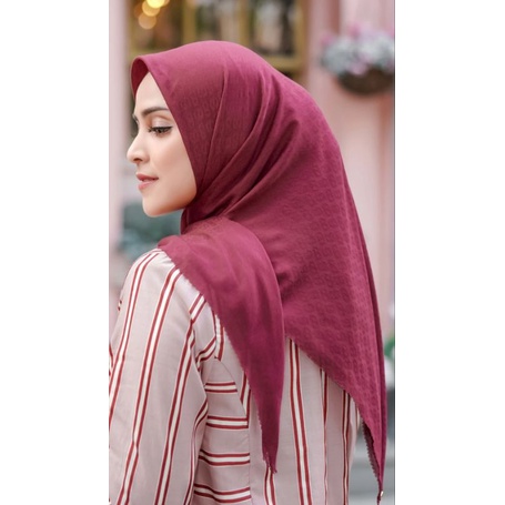 New Buttonscarves Tapis Embossed RUBY