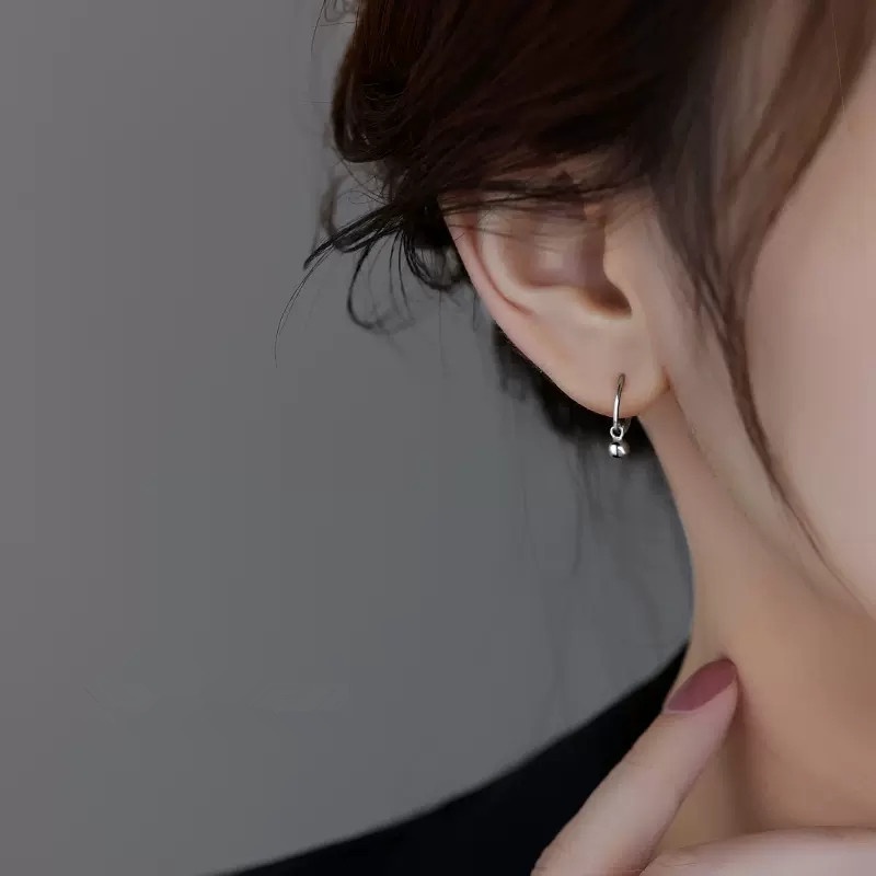 Roselife 1 Pasang Anting Bulat Silver Kecil Simple Aksesoris Wanita