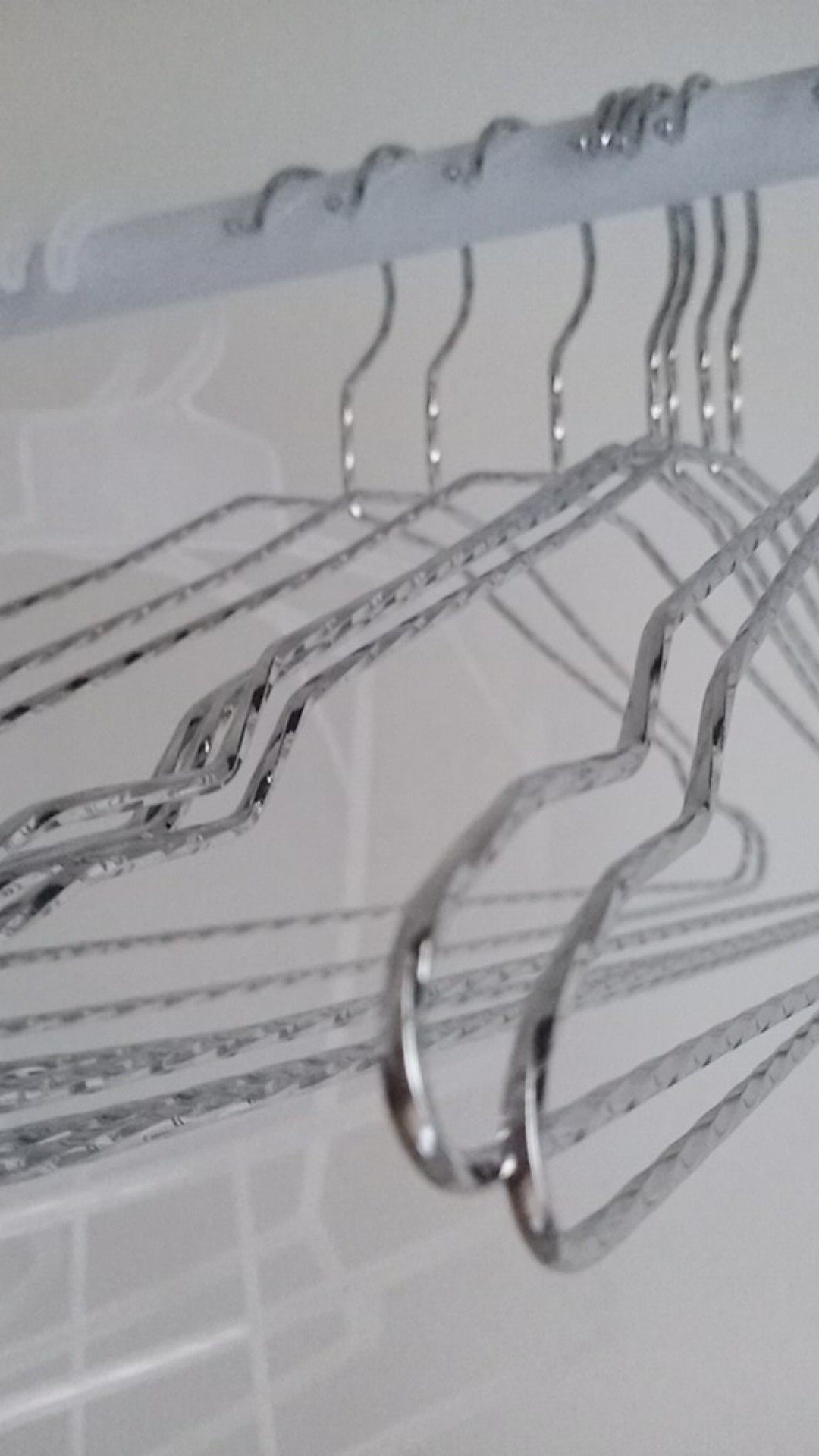 Hanger Gantungan Baju Besi Ulir