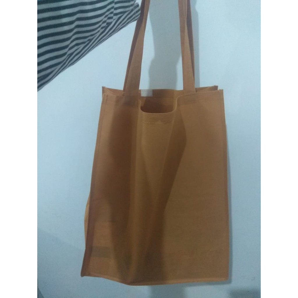 

TAS kain POLOS SPUNBOND uk 35x15x45 goodie bag Shopping Bag Tas Belanja murah Bingkisan Goody Murah