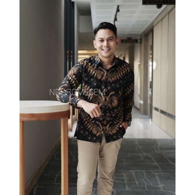 Batik Premium Terbaru Batik Warna Hitam Eksklusif ajotosatru sogan Batik Bahan katun halus terbaru