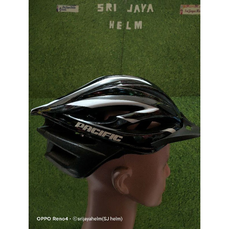HELM SEPEDA/HELM GOES PACIFIC ADA LAMPU NYA ORIGINAL