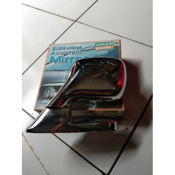 Spion kap mesin Daihatsu Luxio chrome