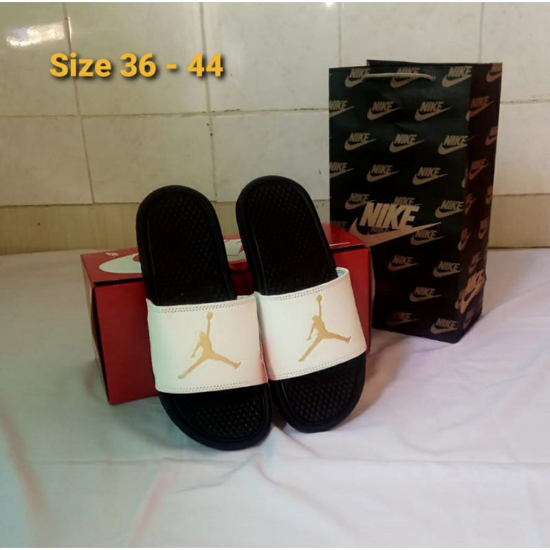 Sandal Slop Terbaru Nike Benassi. Sendal Sporty Air Jordan Unisex. Sandal Slide Slip On Premium.