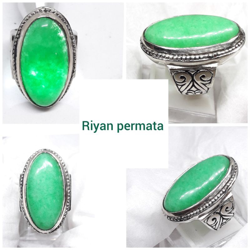 Batu cincin giok hijau disenter tembus