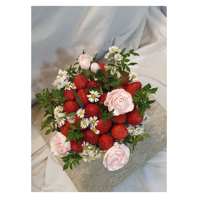 

Hampers Strawberry Flower Bouquets