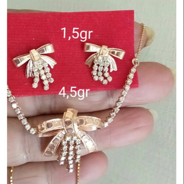 Berlian medan set pita